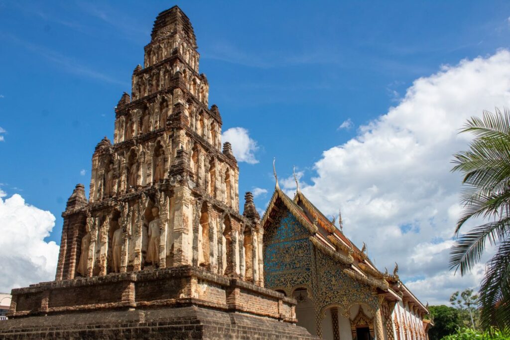 Chedi Suwanna was built in 1418