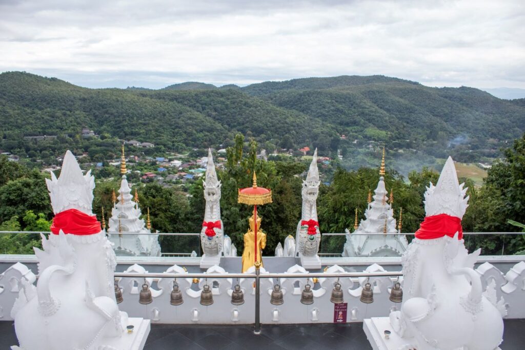 Wat Si Mueang Pong White Castle Chiang Mai 