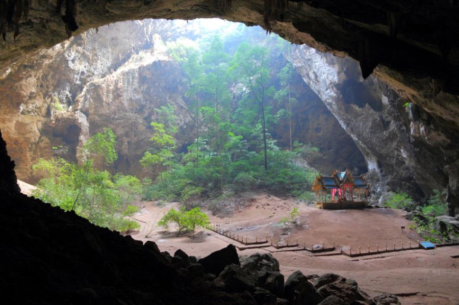 Khao Sam Roi Yot NP Phraya Nakhon Cave