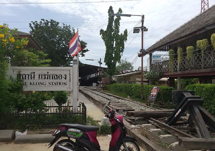 Maeklong_railway_station Thailand