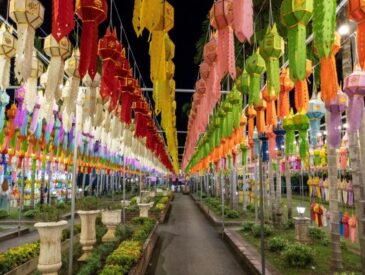 Wat Phra Singh Chiang Mai Thailand Loy Krathong