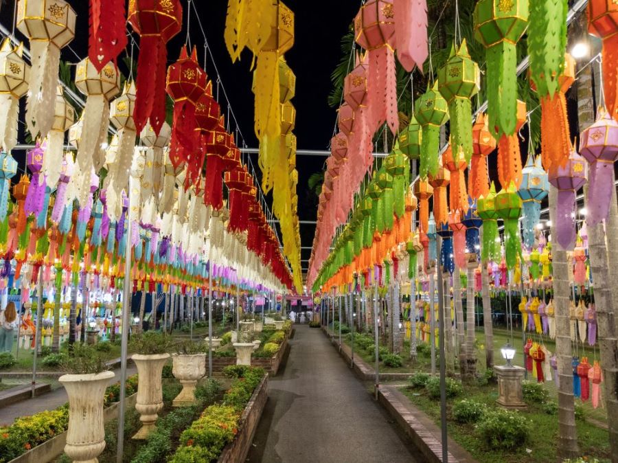 Wat Phra Singh Chiang Mai Thailand Loy Krathong