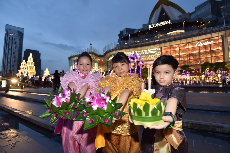 Loy Krathong ICONSIAM Bangkok