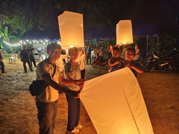 Loy Krathong Chom Thong